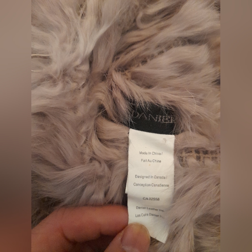 Danier Rabbit Fur Gaiter Scarf - Picture 8 of 10